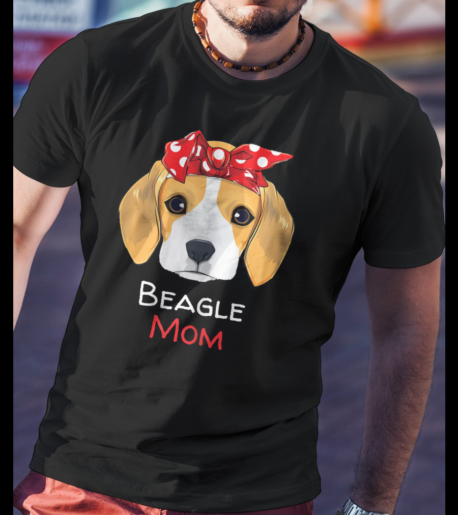 Beagle Mom Red Bandana T-Shirt