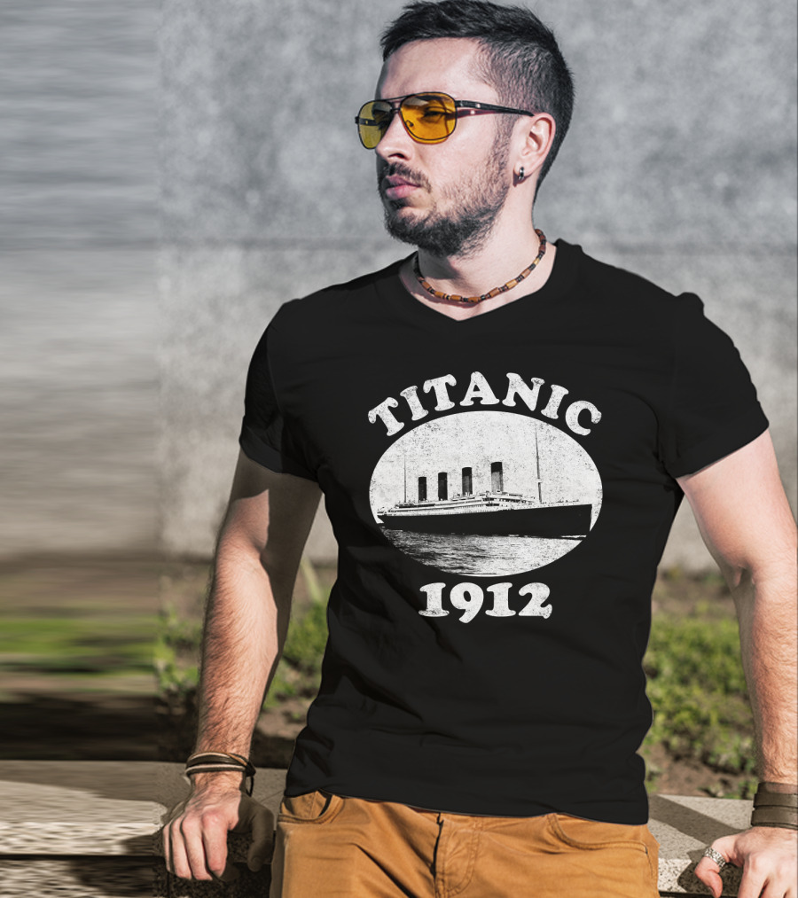 Titanic 1912 Historic Vintage Cru Ocean Liner Classic T-Shirt