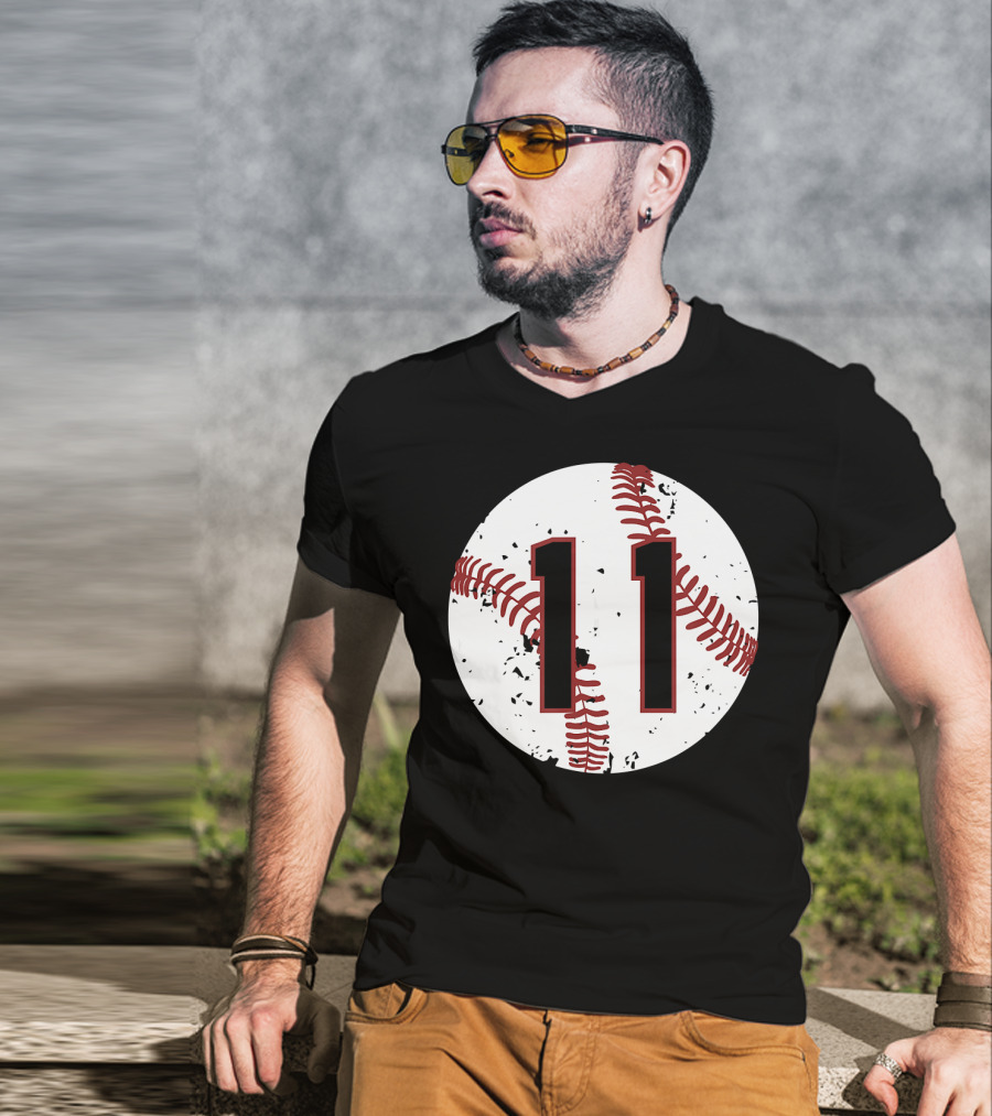 Vintage Baseball Number 11 Cool Softball Circle T-Shirt