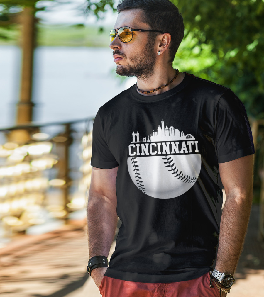 Cincinnati Skyline Baseball Vintage Downtown Cityscape T-Shirt
