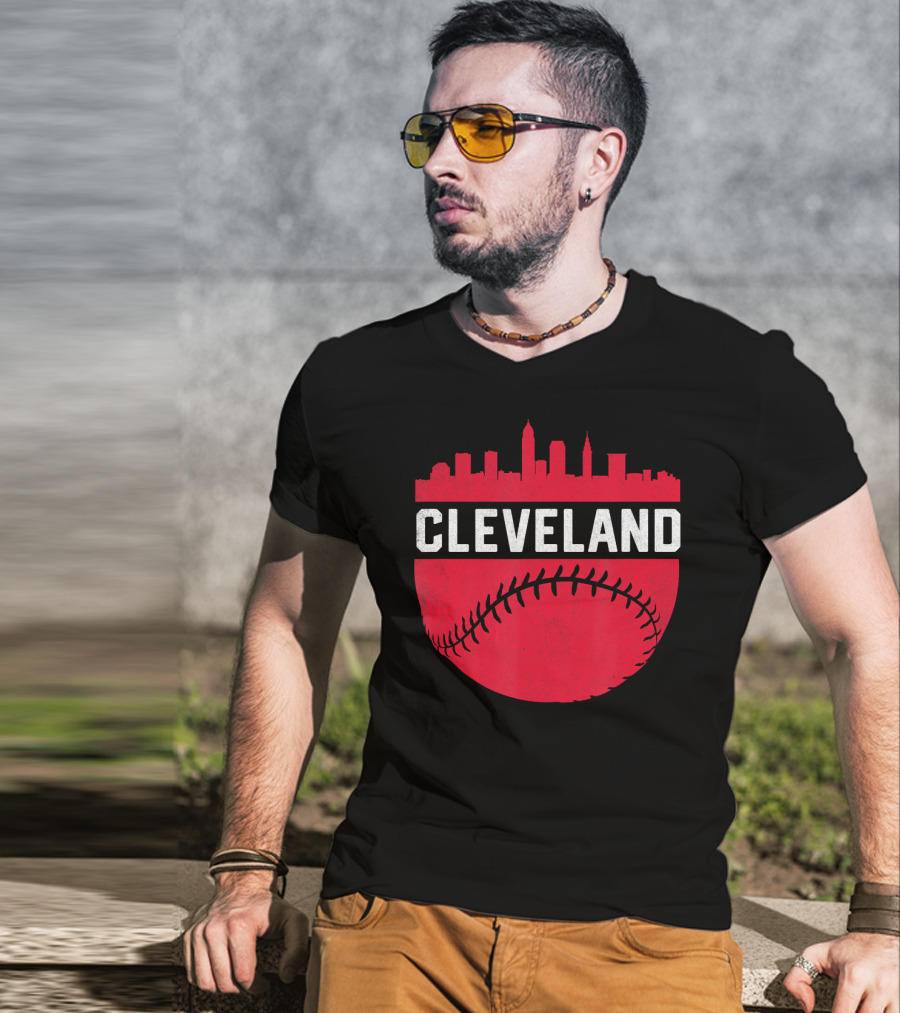 Cleveland Ohio Vintage Skyline Baseball T-Shirt