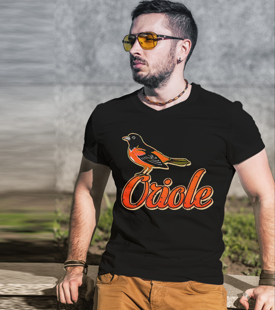 Vintage Oriole Bird Script Text Amazing Bird T-Shirt