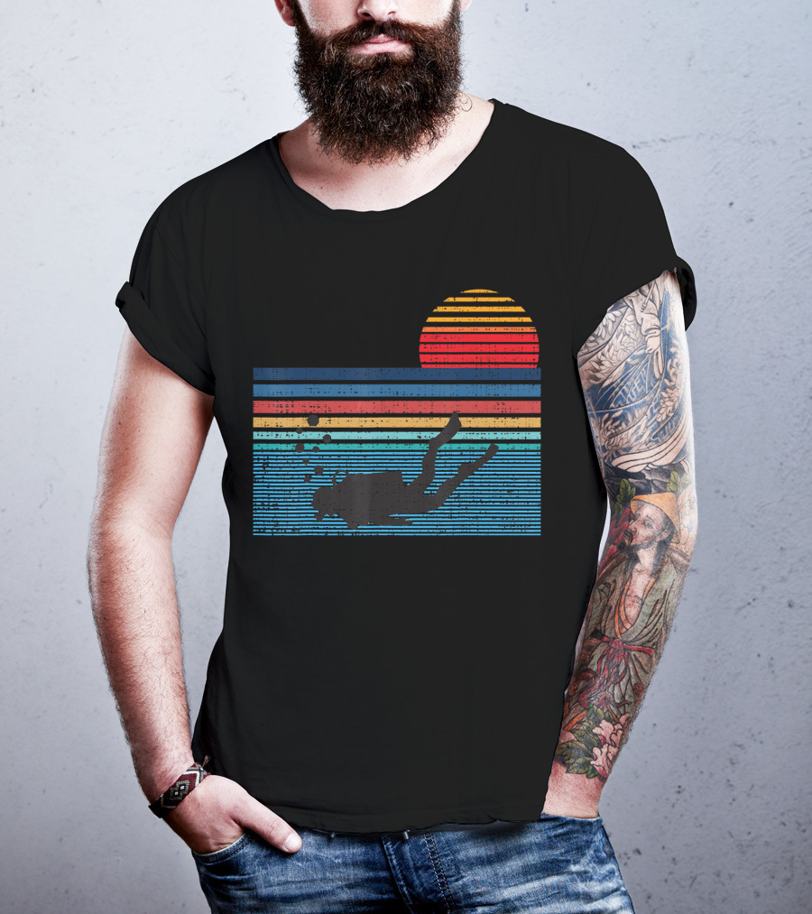 Vintage Scuba Diving 80s Sunset Silhouette Stripes T-Shirt