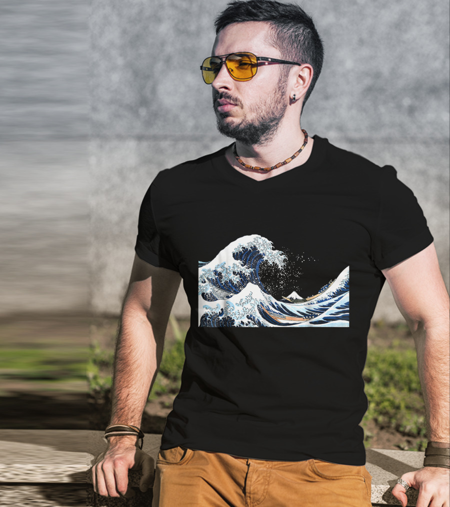 The Great Wave Off Kanagawa Hokusai Japan Iconic T-Shirt
