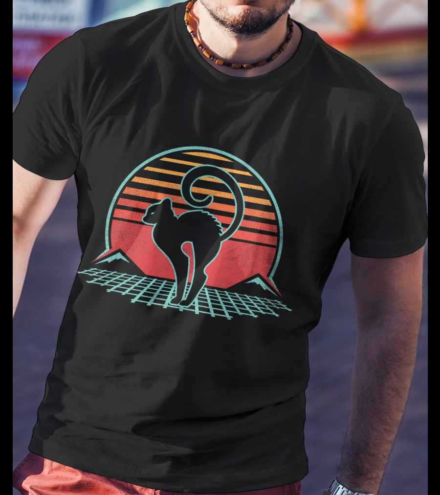 Angry Hissing Cat Retro Vintage 80s Sunset Grid T-Shirt