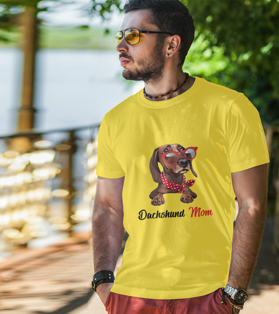 Dachshund Mom Red Glasses And Polka Dot Scarf T-Shirt