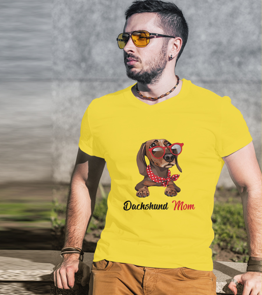 Dachshund Mom Red Glasses And Polka Dot Scarf T-Shirt