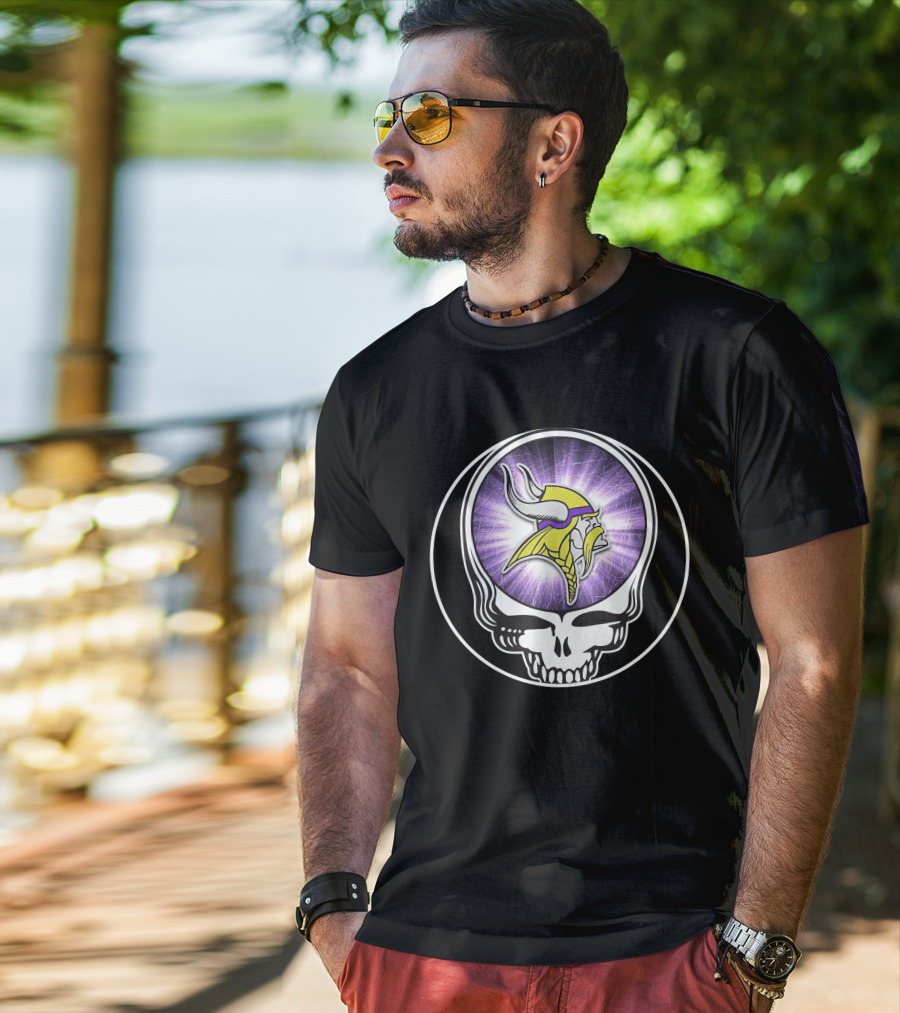 Minnesota Vikings Grateful Dead Skull Logo Fusion T-Shirt