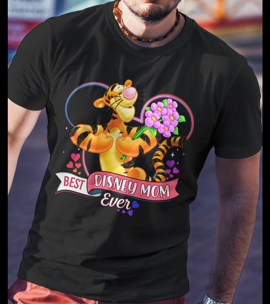 Best Disney Mom Ever Tigger Holding Flowers With Hearts And Stars T-Shirt