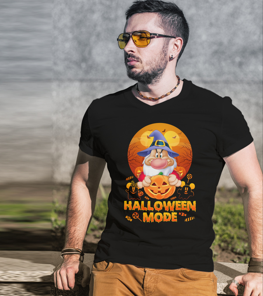 Grumpy Halloween Mode Pumpkin Wizard Theme T-Shirt