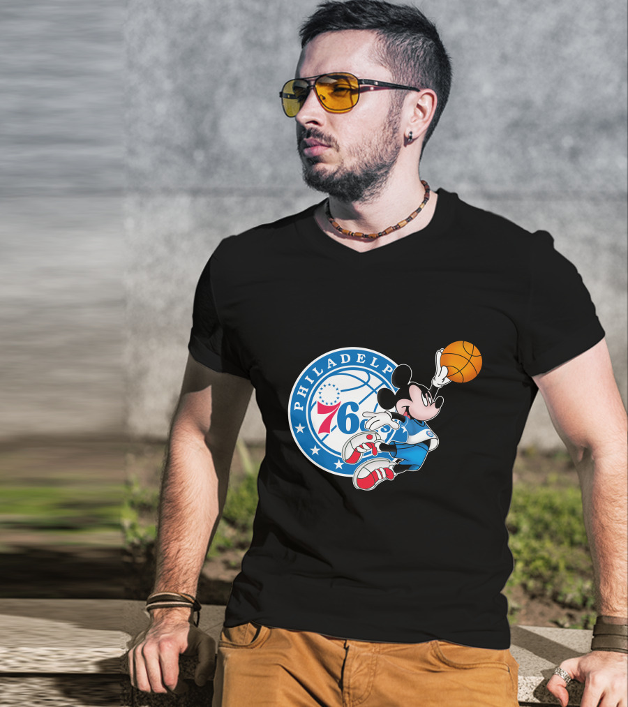 Philadelphia 76ers Mickey Basketball Dunk T-Shirt