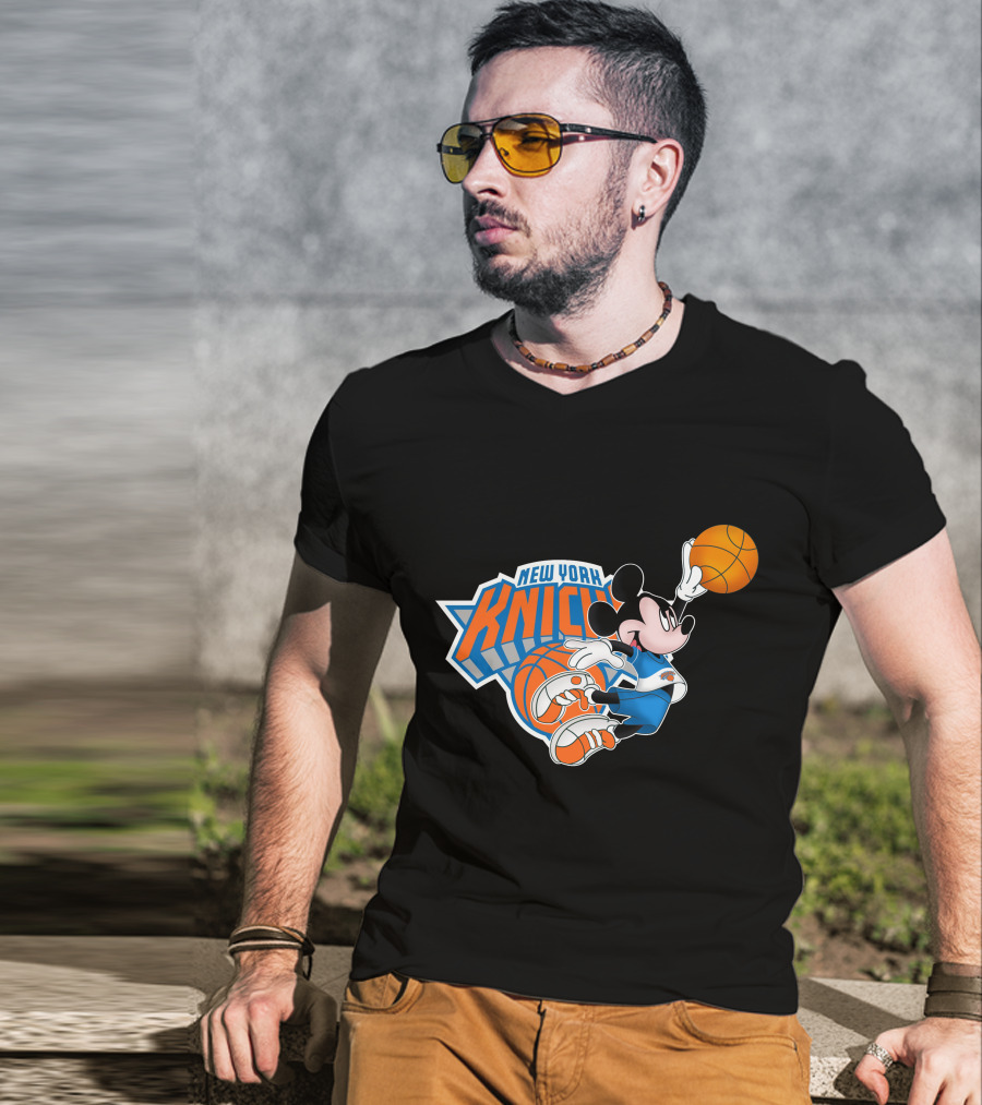 New York Knicks Mickey Basketball T-Shirt