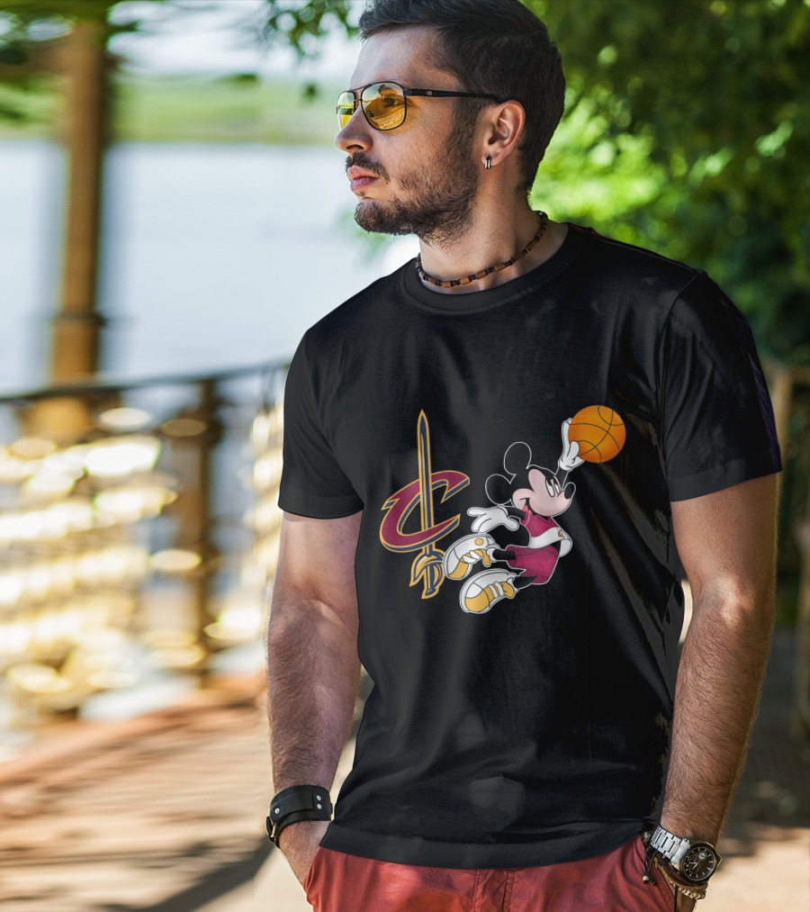 Cleveland Cavaliers Mickey Basketball Dunk T-Shirt