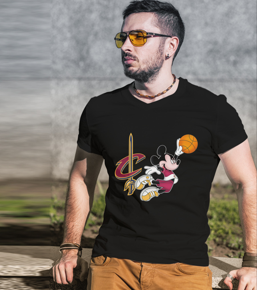 Cleveland Cavaliers Mickey Basketball Dunk T-Shirt