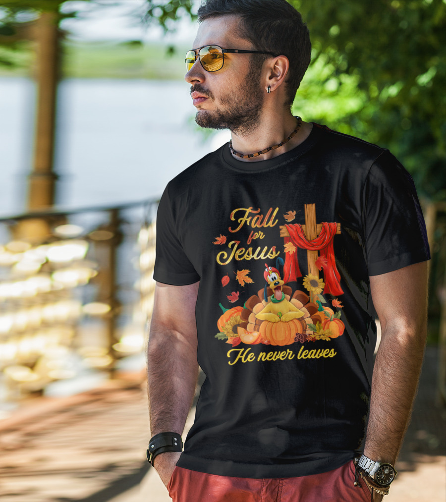Fall For Jesus He Never Leaves Pluto Thanksgiving Cross Pumpkins T-Shirt