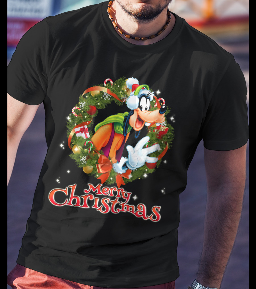 Merry Christmas Goofy Wreath Holiday Celebration T-Shirt
