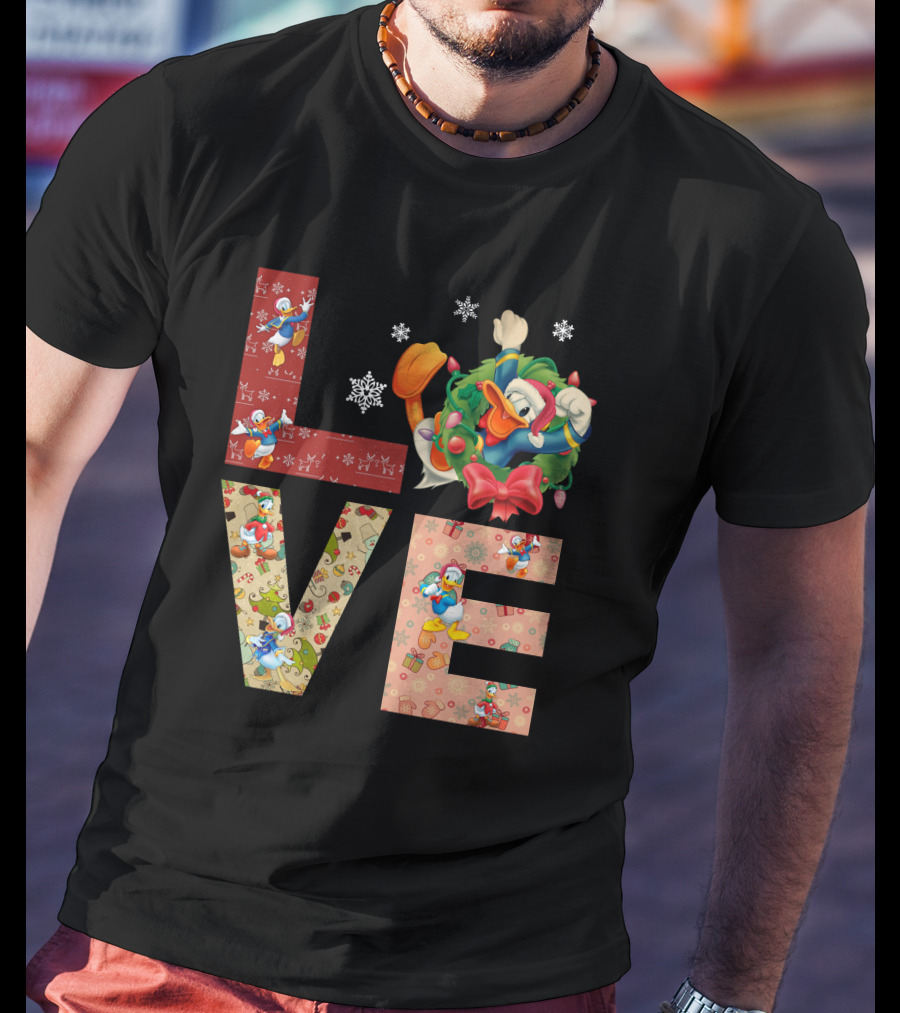 Love Donald Duck Christmas Wreath Snowflakes T-Shirt