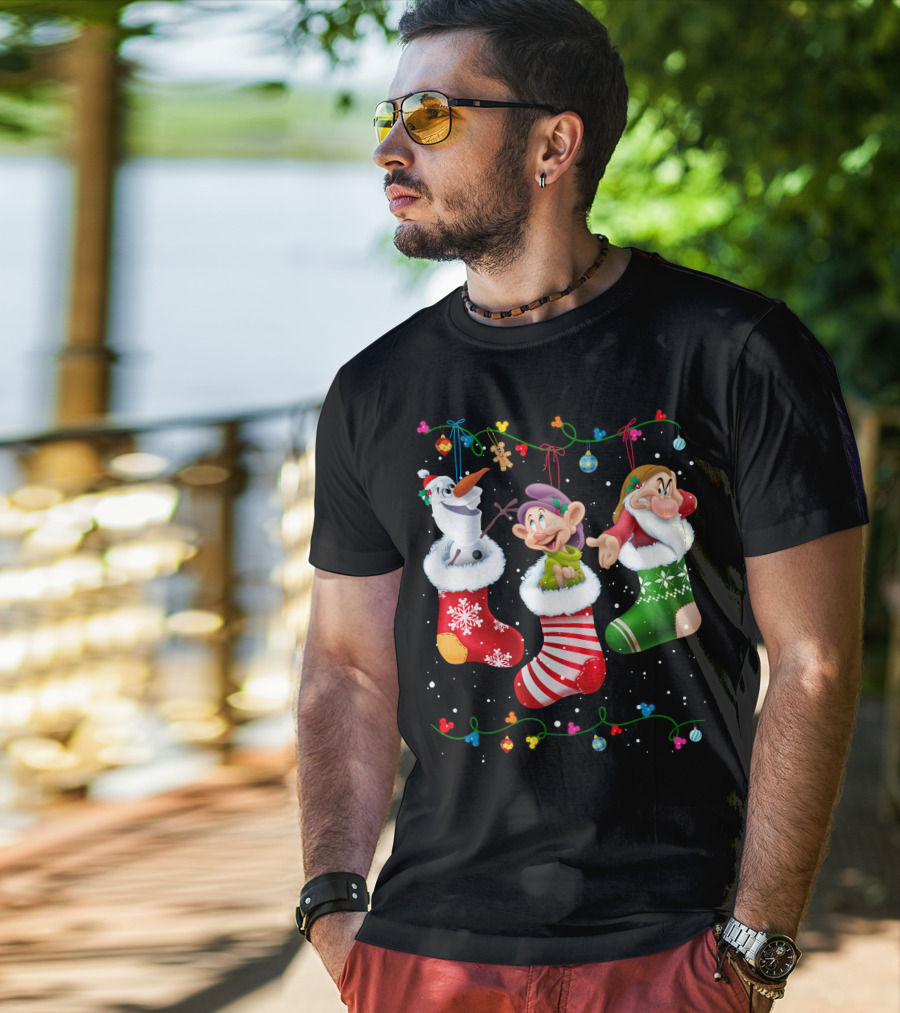 Olaf Dopey Grumpy Christmas Stockings Snowflake Garland T-Shirt