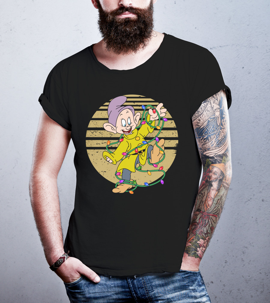 Dopey Wrapped In Christmas Lights Vintage Circle T-Shirt