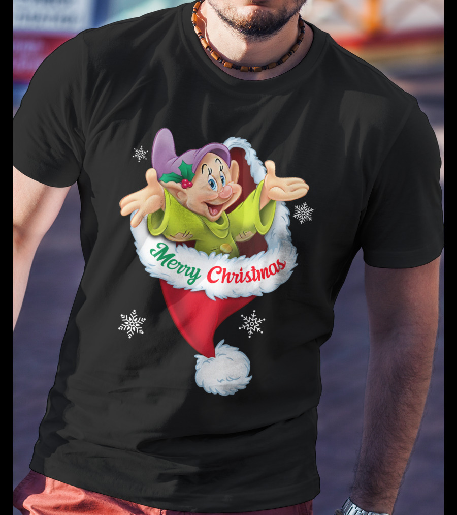 Dopey Merry Christmas Santa Hat Snowflakes T-Shirt