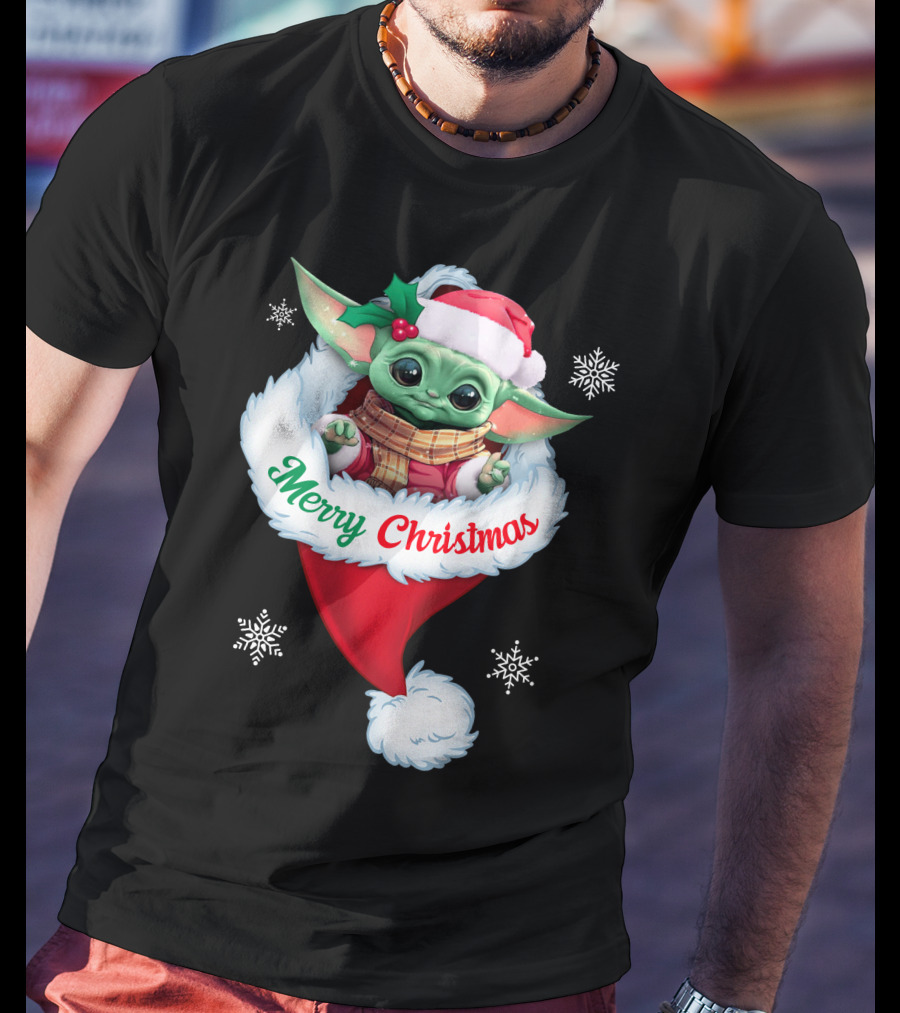 Merry Christmas Yoda Santa Hat Snowflakes T-Shirt