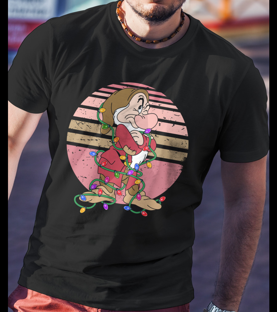 Grumpy Dwarf Wrapped In Christmas Lights Retro Sunset Style T-Shirt
