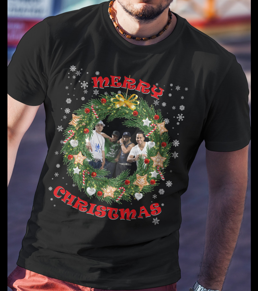 Merry Christmas Aventura Wreath Snowflakes And Holiday Decor T-Shirt