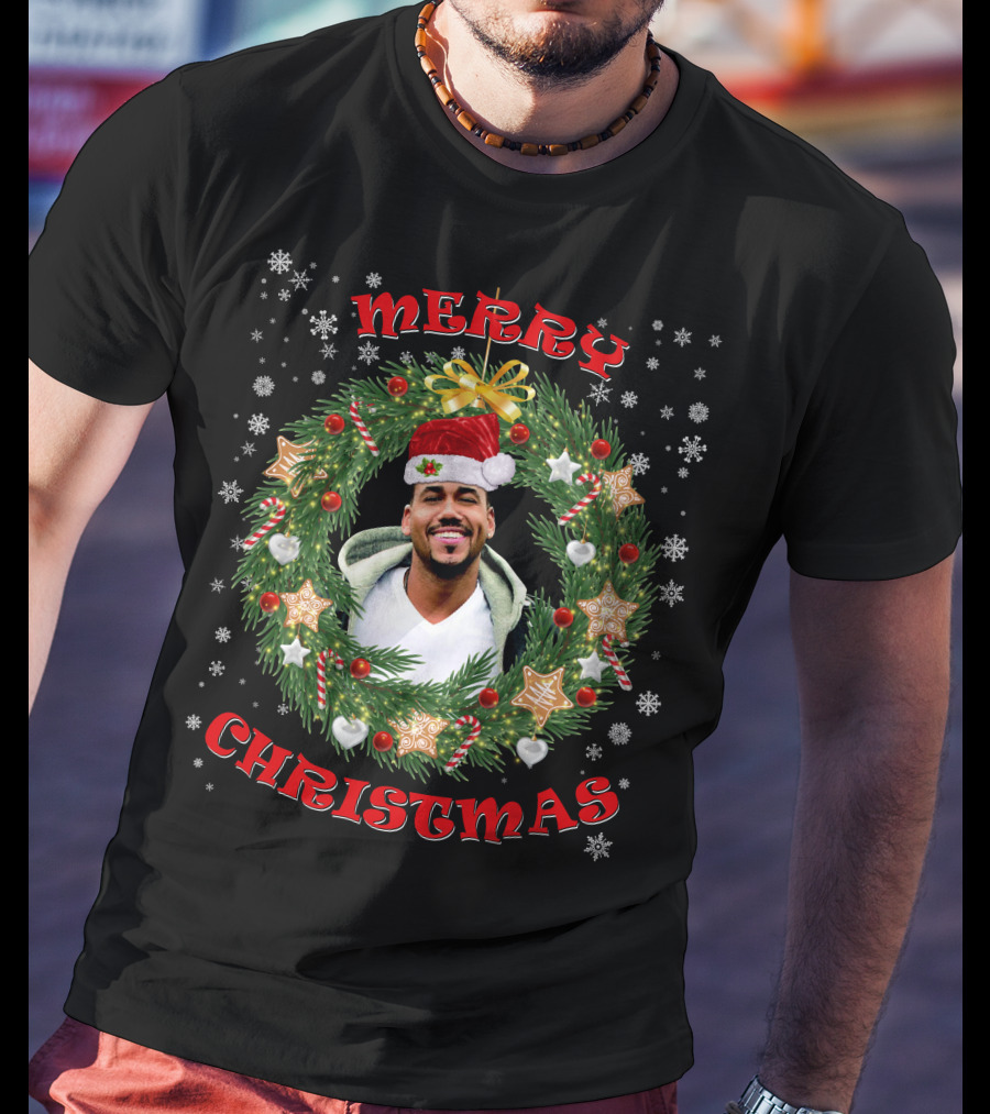 Merry Christmas Romeo Santos Santa Hat Wreath T-Shirt