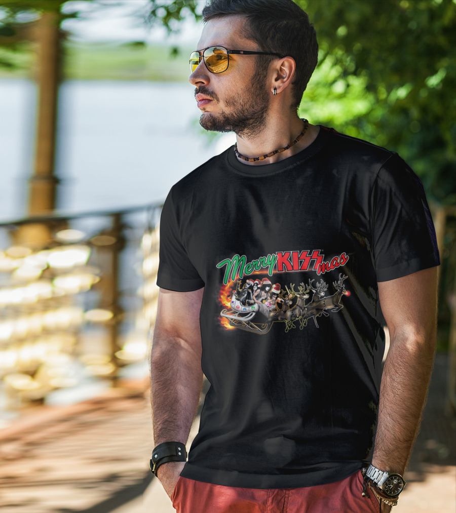 Merry KISSmas Sleigh With Santa And Reindeer T-Shirt