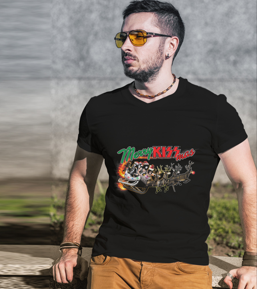 Merry KISSmas Sleigh With Santa And Reindeer T-Shirt