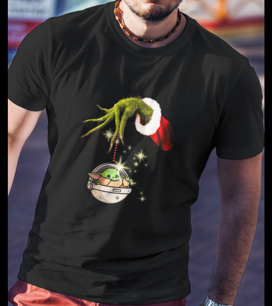 Grinch Hand Holding Baby Yoda Christmas T-Shirt