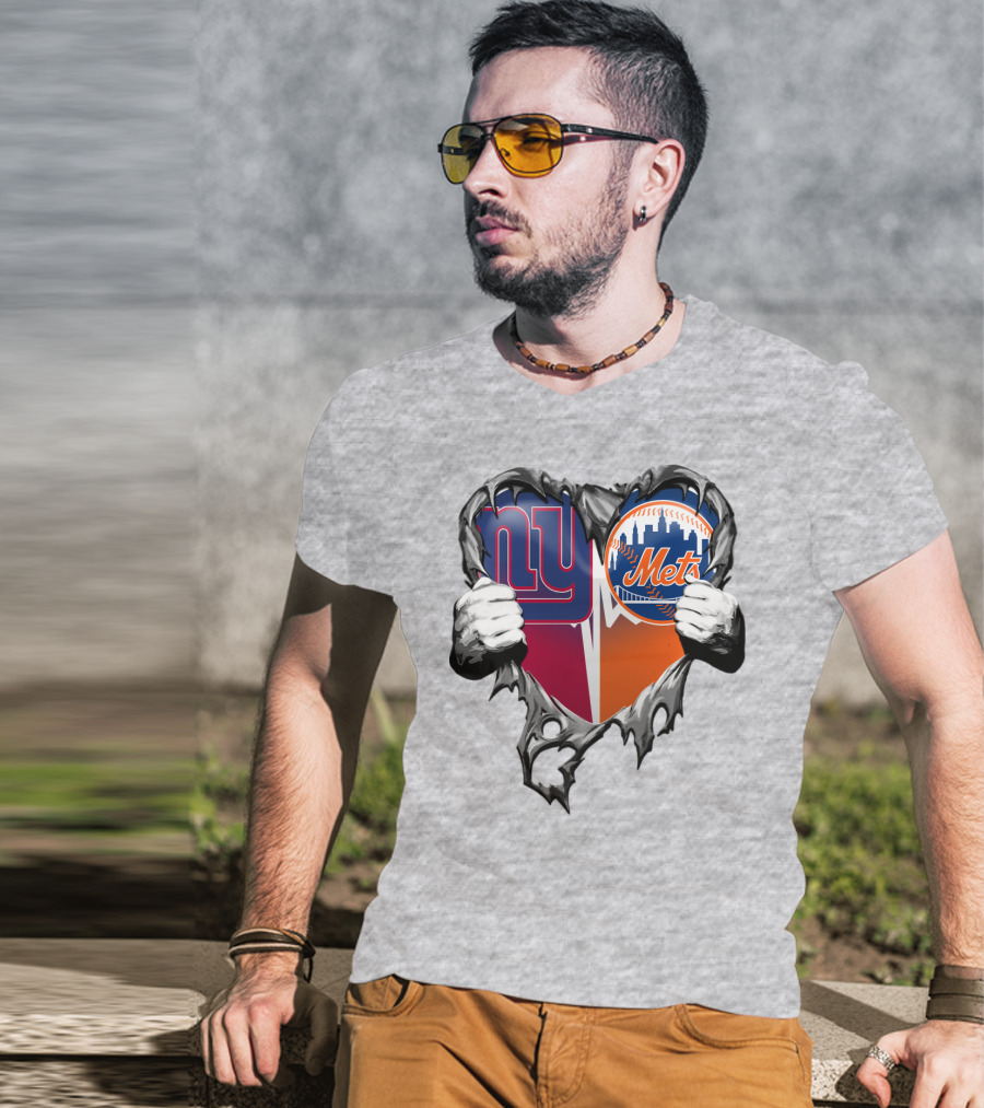 New York Giants Mets Heart Rip T-Shirt