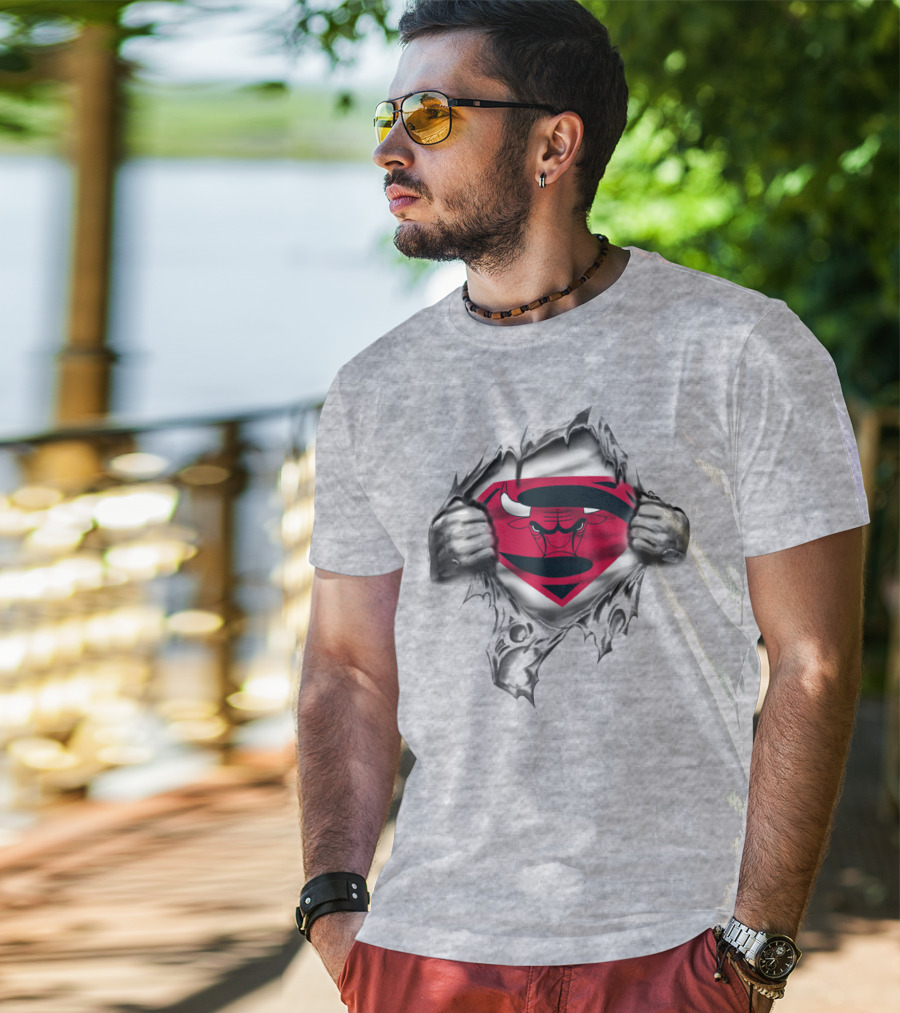 Superman Chicago Bulls Logo Mashup On Ripped Gray T-Shirt