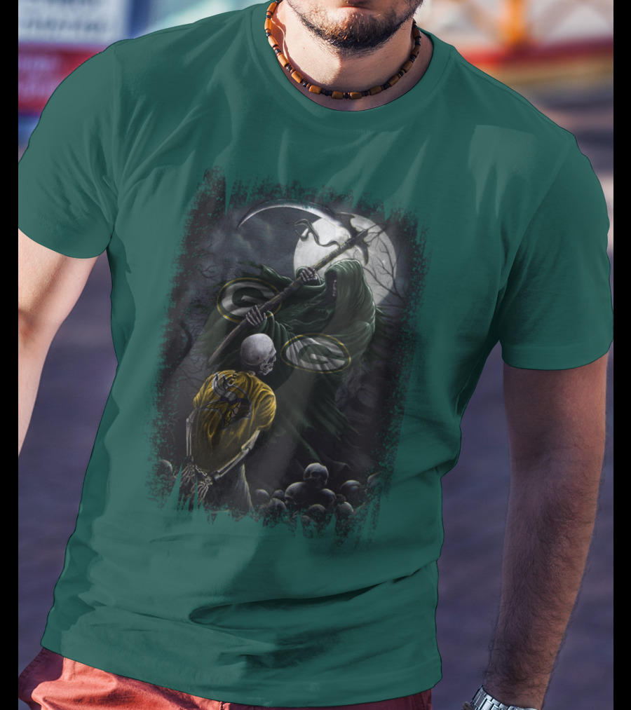Green Bay Packers Grim Reaper Scene With Skeleton Under Moonlight T-Shirt