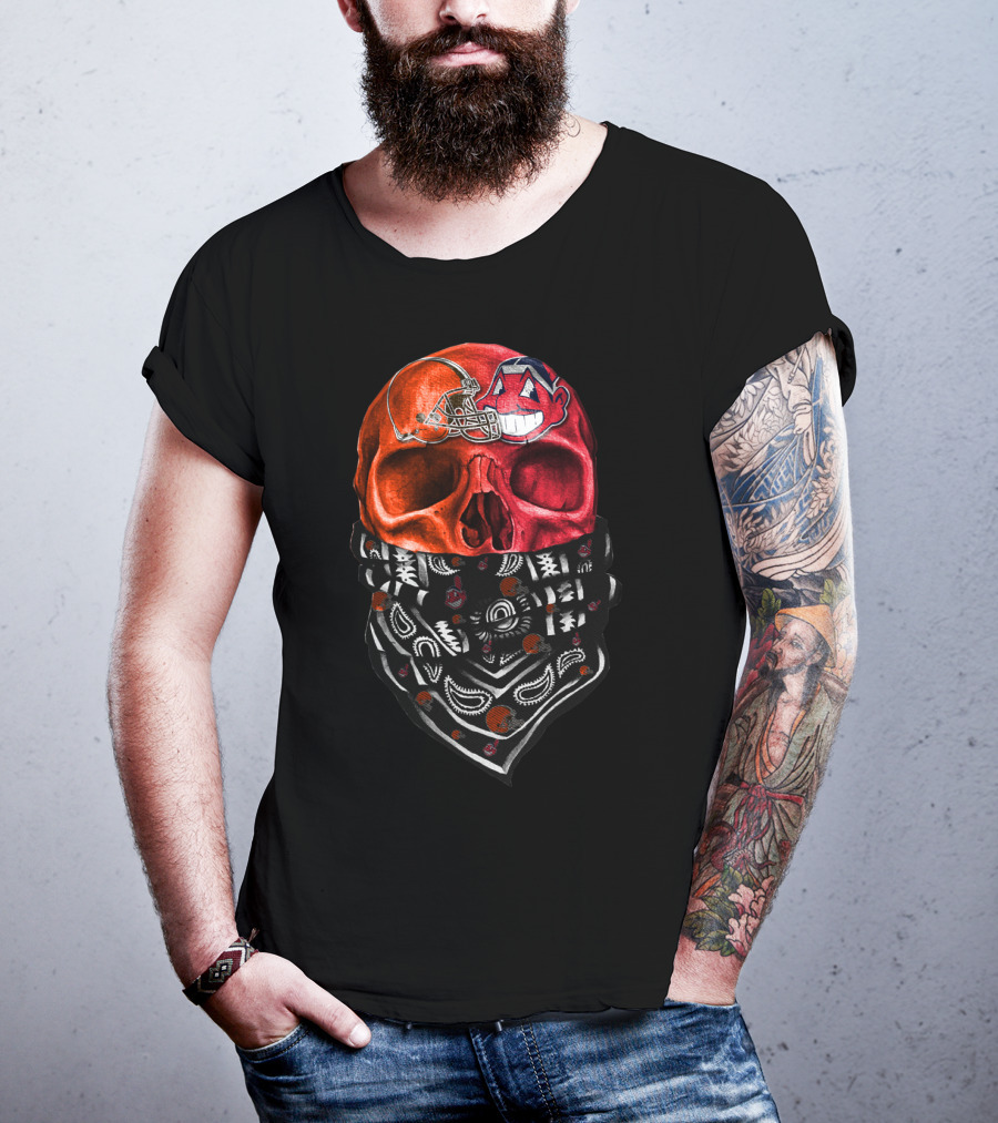 Cleveland Skull Bandana Vintage Style Sports Fan Sku T-Shirt