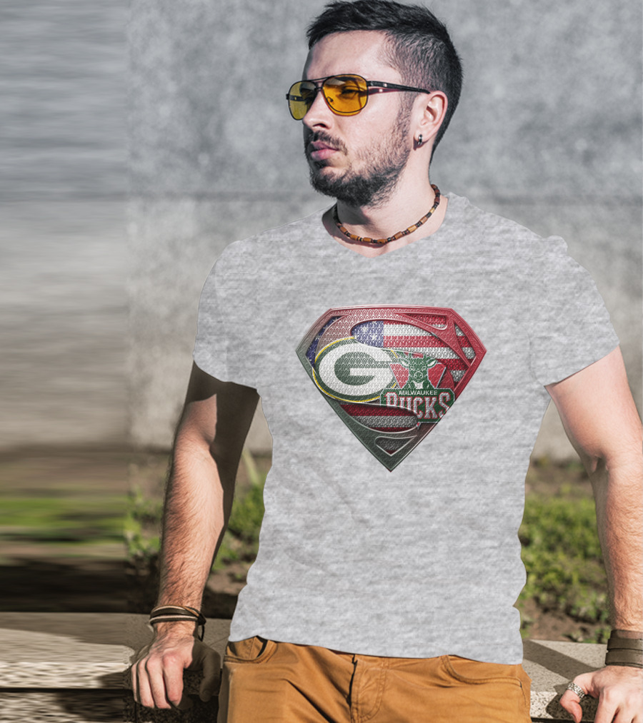 Green Bay Milwaukee Bucks Superman American Flag T-Shirt