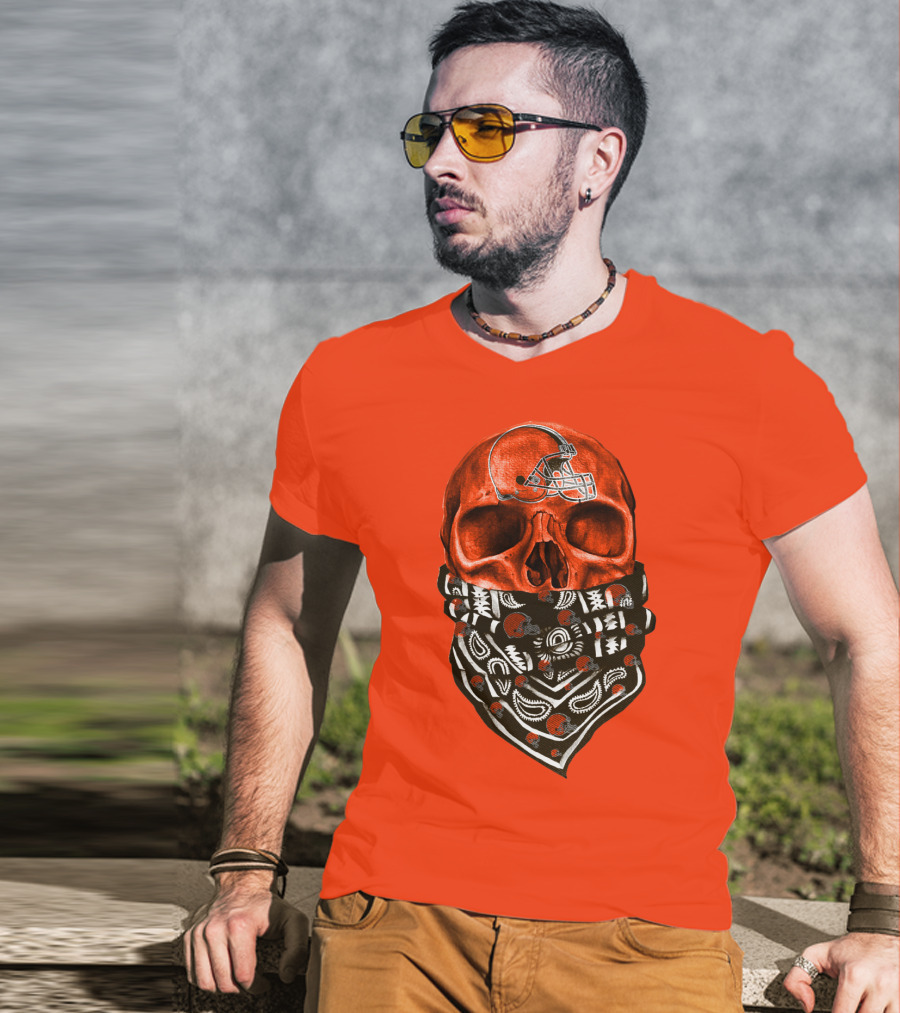 Cleveland Browns Skull With Helmet And Bandana T-Shirt