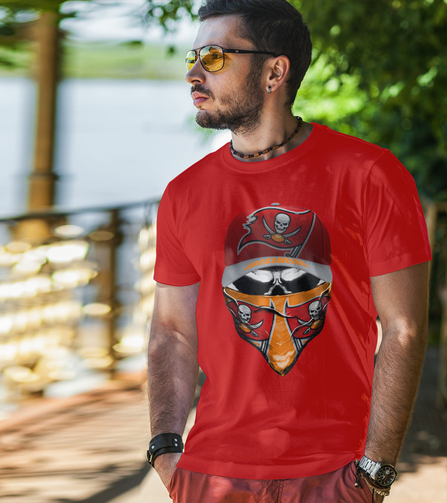 Buccaneers Skull Logo Hat And Bandana Red T-Shirt