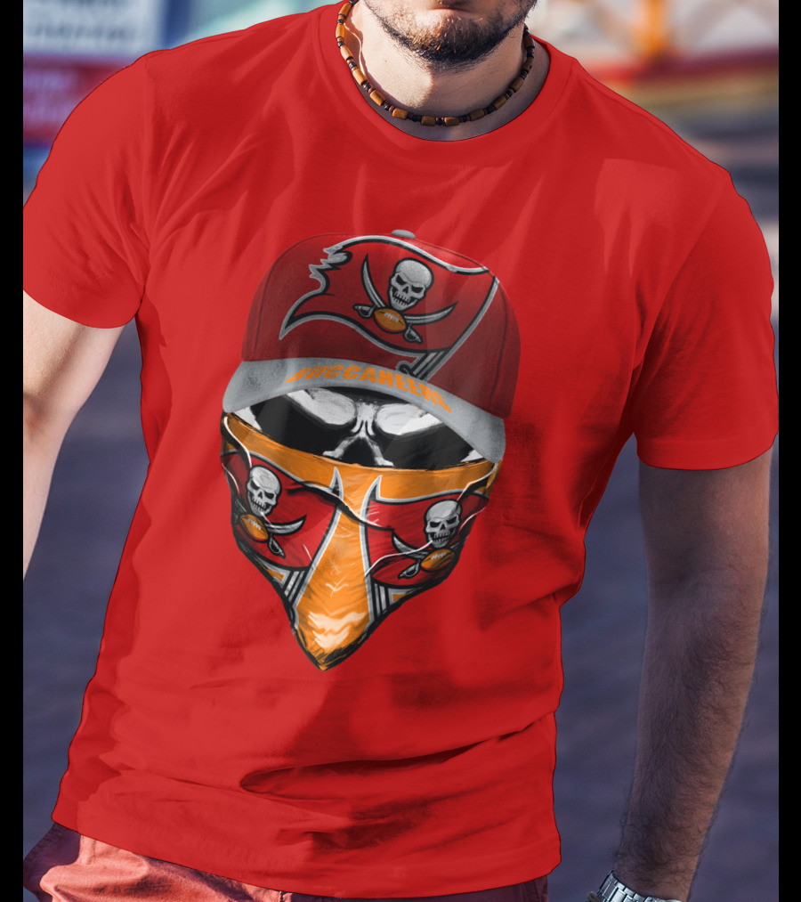 Buccaneers Skull Logo Hat And Bandana Red T-Shirt