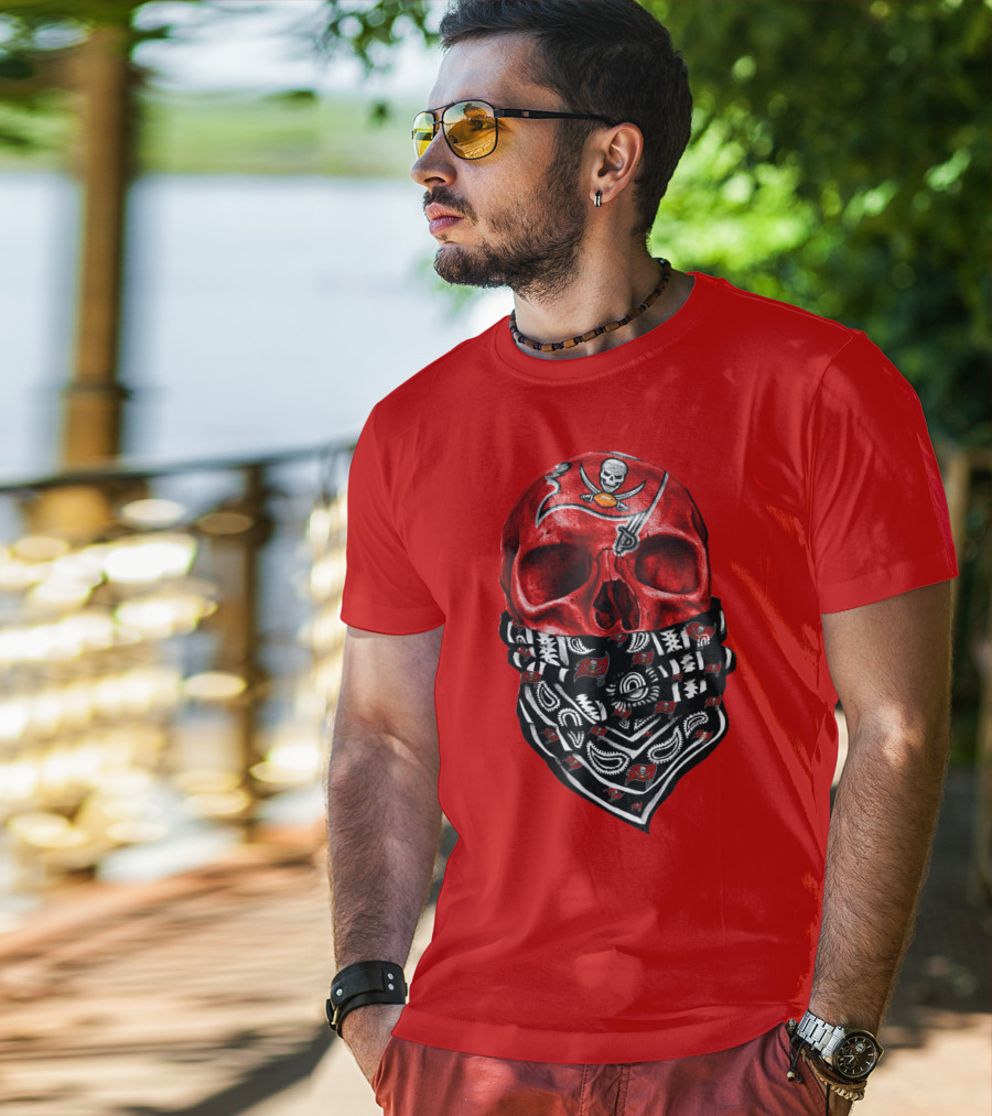Tampa Bay Buccaneers Skull Bandana T-Shirt
