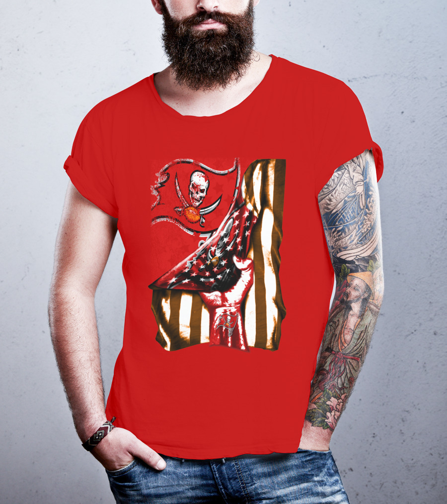 Tampa Bay Buccaneers Skull Flag And Hand With Stars And Stripes T-Shirt