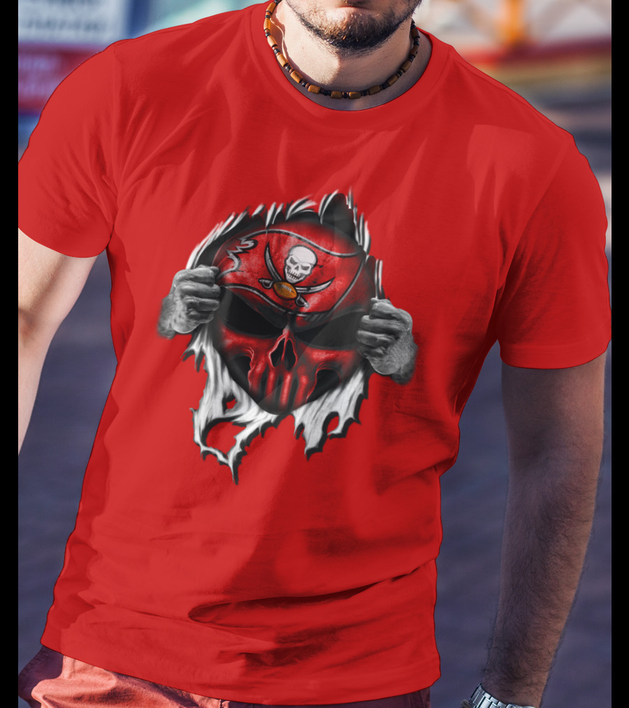 Tampa Bay Buccaneers Skull Face Peeling Back T-Shirt