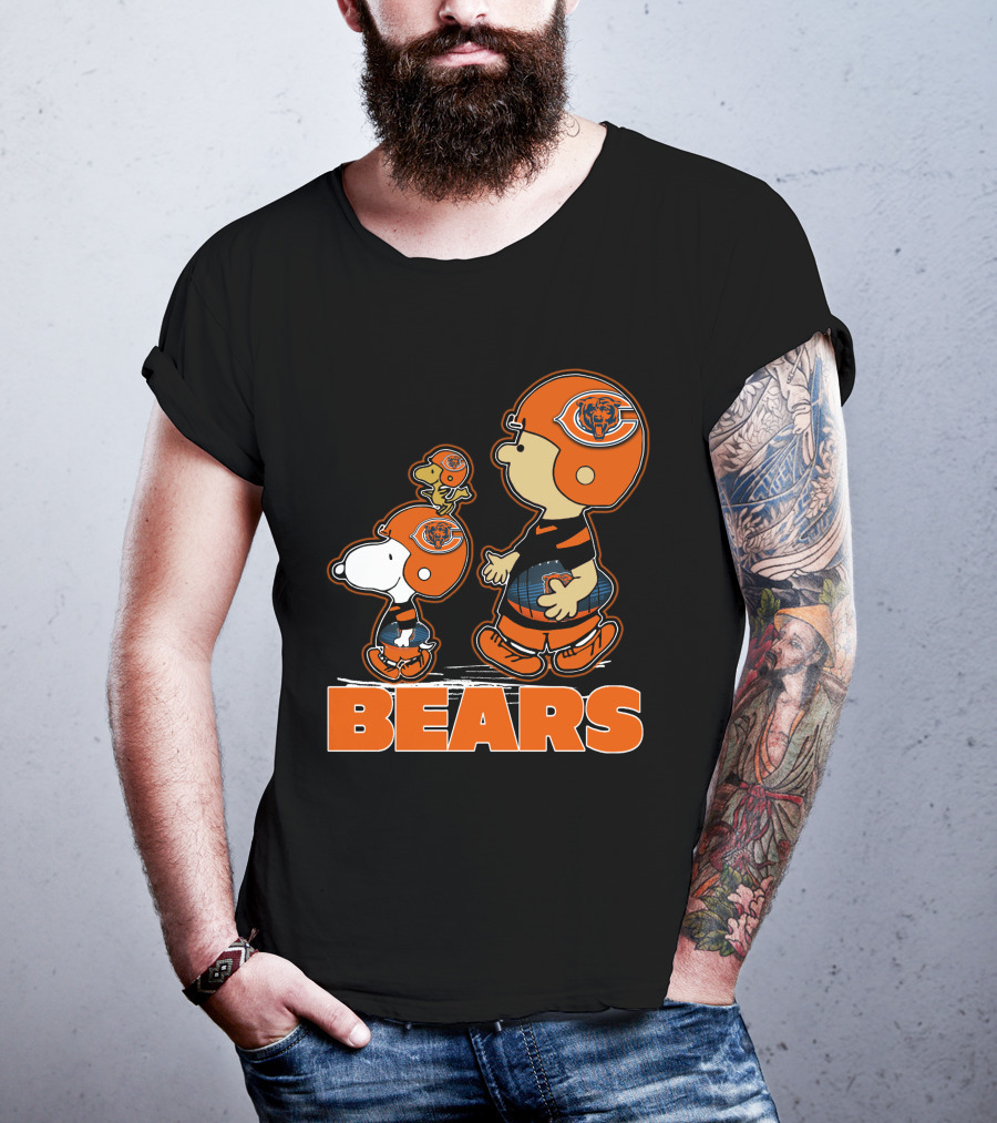 Snpfootball Chicago Bears Peanuts Characters In Bears Helmets T-Shirt