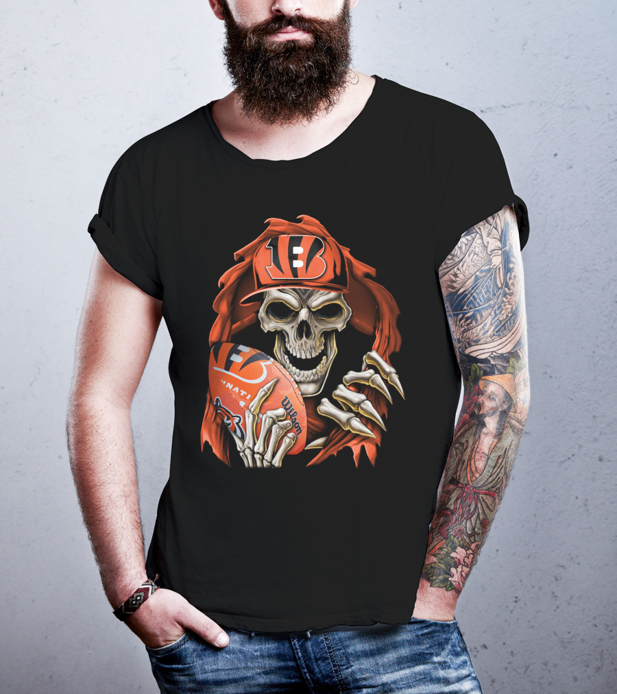 Skullbong Cincinnati Bengals Skeleton Holding Football T-Shirt