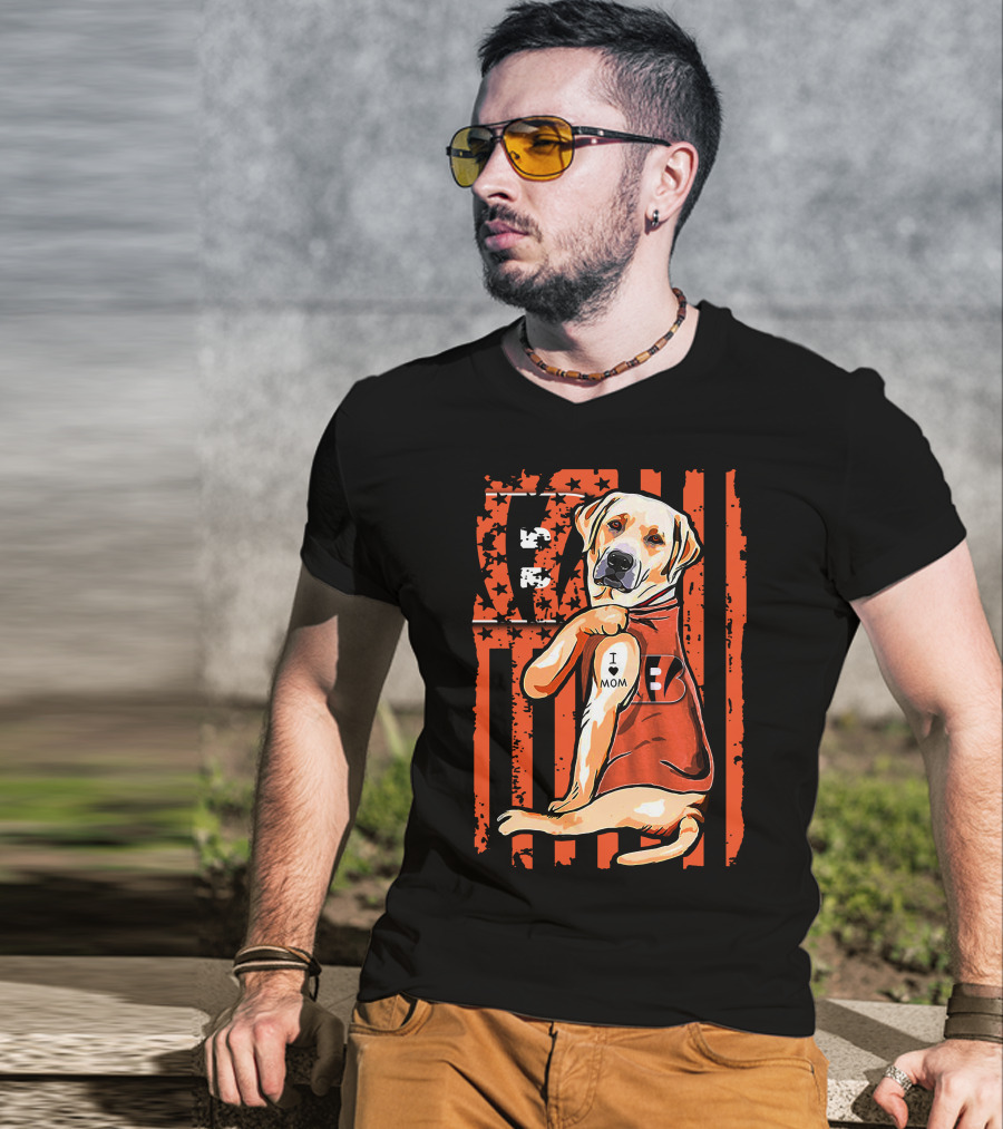 Labrador Retriever CINCINNATI BENGALS I Love Mom T-Shirt