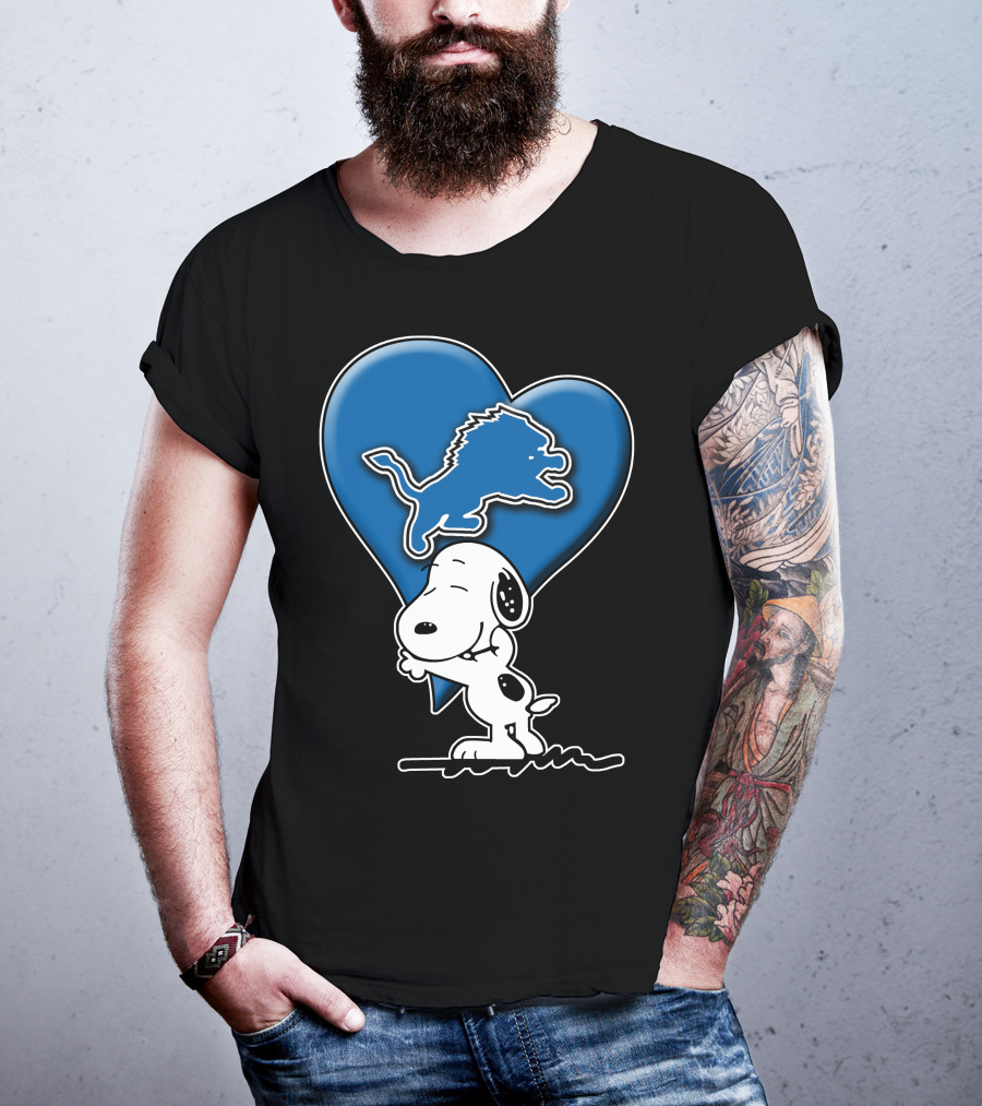 Snoopy Hugging Heart Detroit Lions T-Shirt