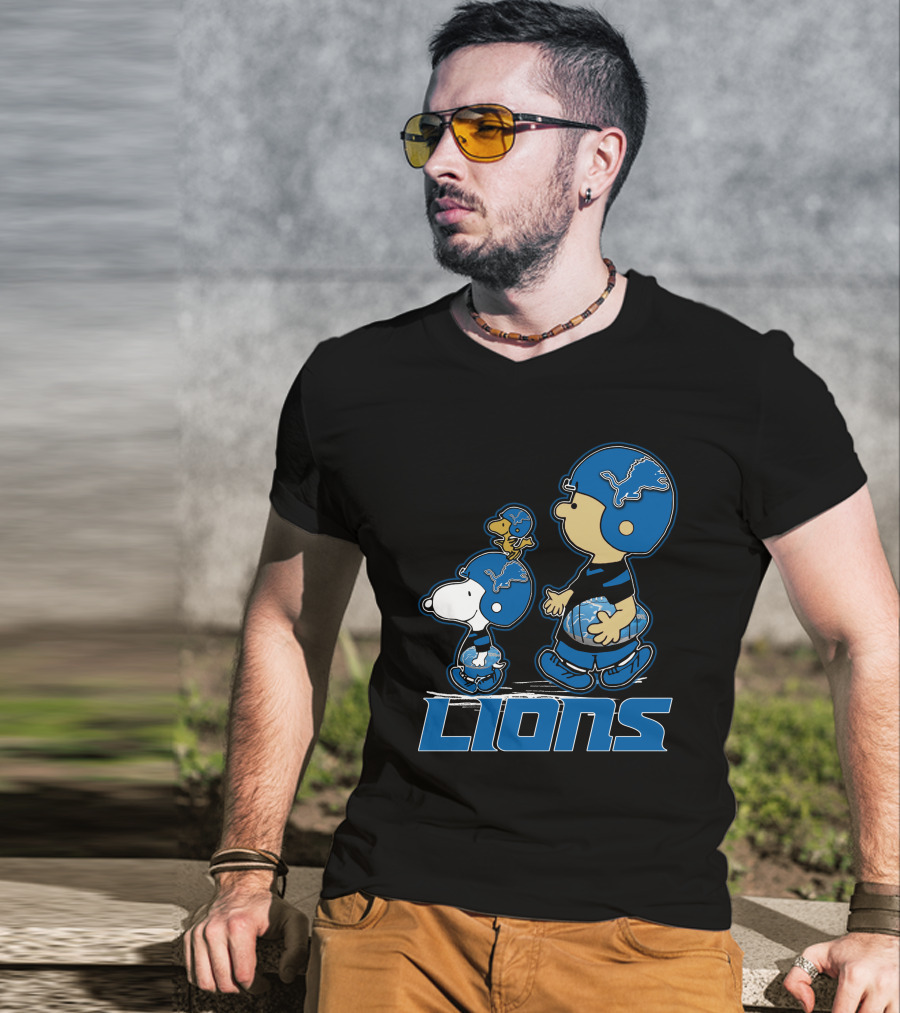 Snpfootball Detroit Lions Peanuts Characters With Lions Helmets T-Shirt
