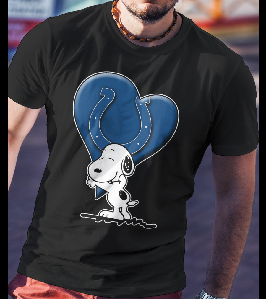Snoopy Hugging Colts Horseshoe Heart Indianapolis Colts Snp T-Shirt