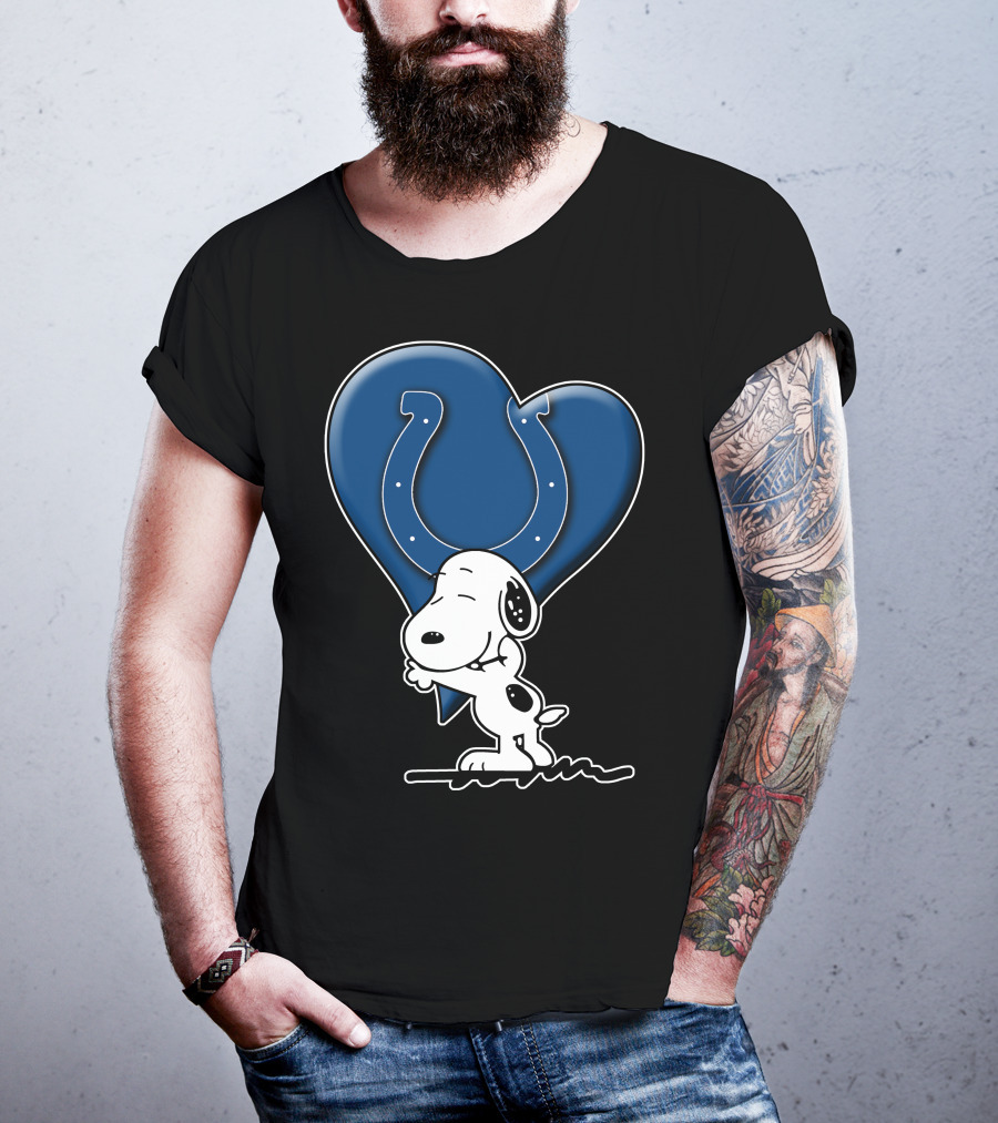Snoopy Hugging Colts Horseshoe Heart Indianapolis Colts Snp T-Shirt