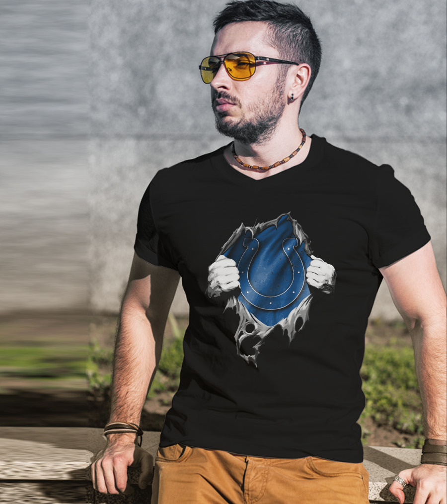 Ripped Indianapolis Colts Peeling T-Shirt